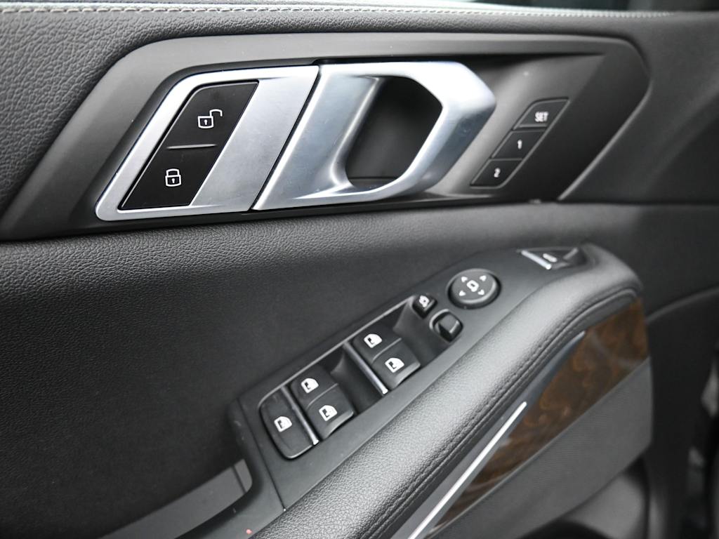 Thumbnail: 2020 BMW X5 - 17