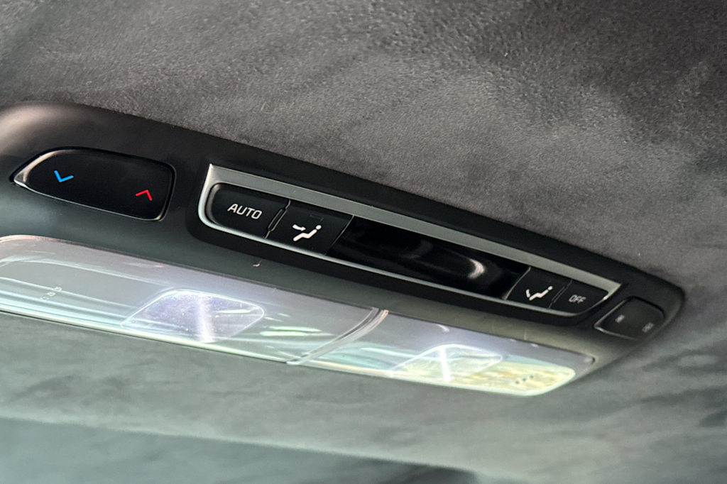 Thumbnail: 2023 Kia Telluride - 17