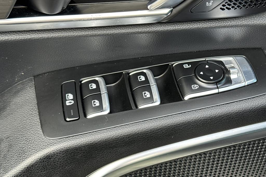 Thumbnail: 2023 Kia Telluride - 23