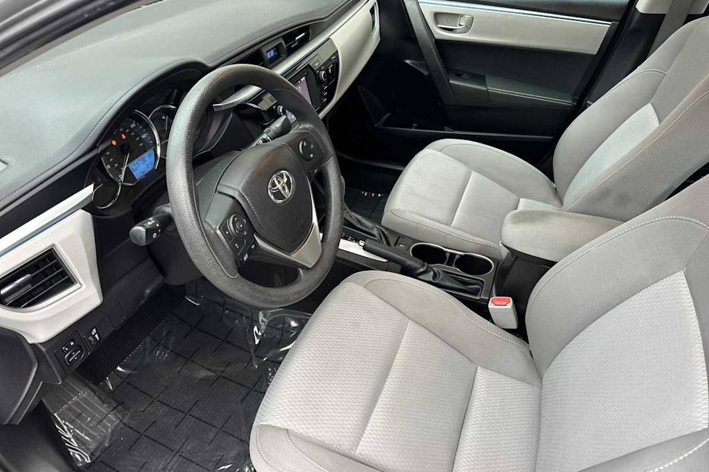 2016 Toyota Corolla LE 9