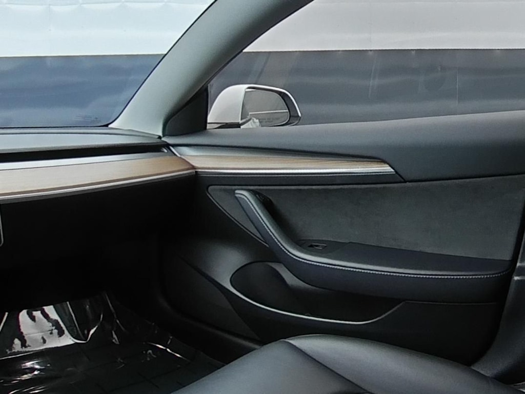Thumbnail: 2022 Tesla Model 3 - 19