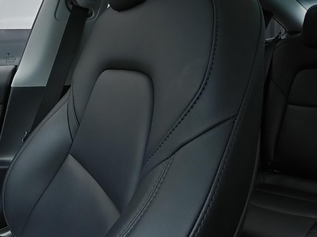 Thumbnail: 2022 Tesla Model 3 - 27