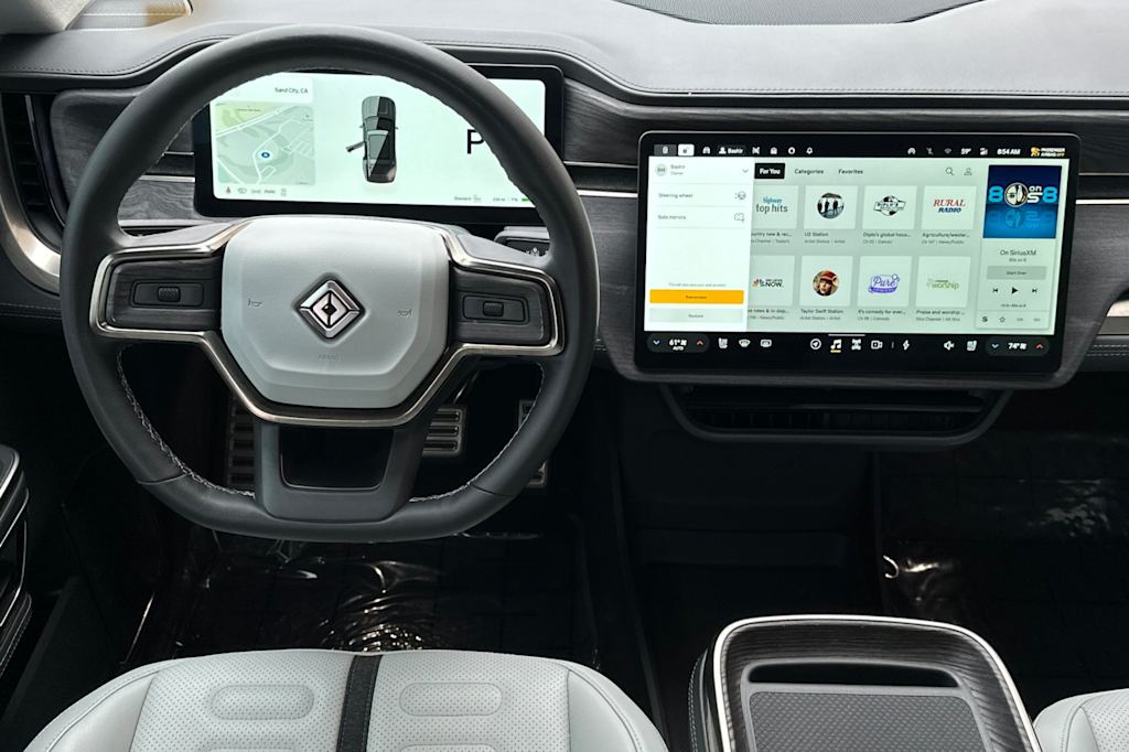 Thumbnail: 2023 Rivian R1S - 8