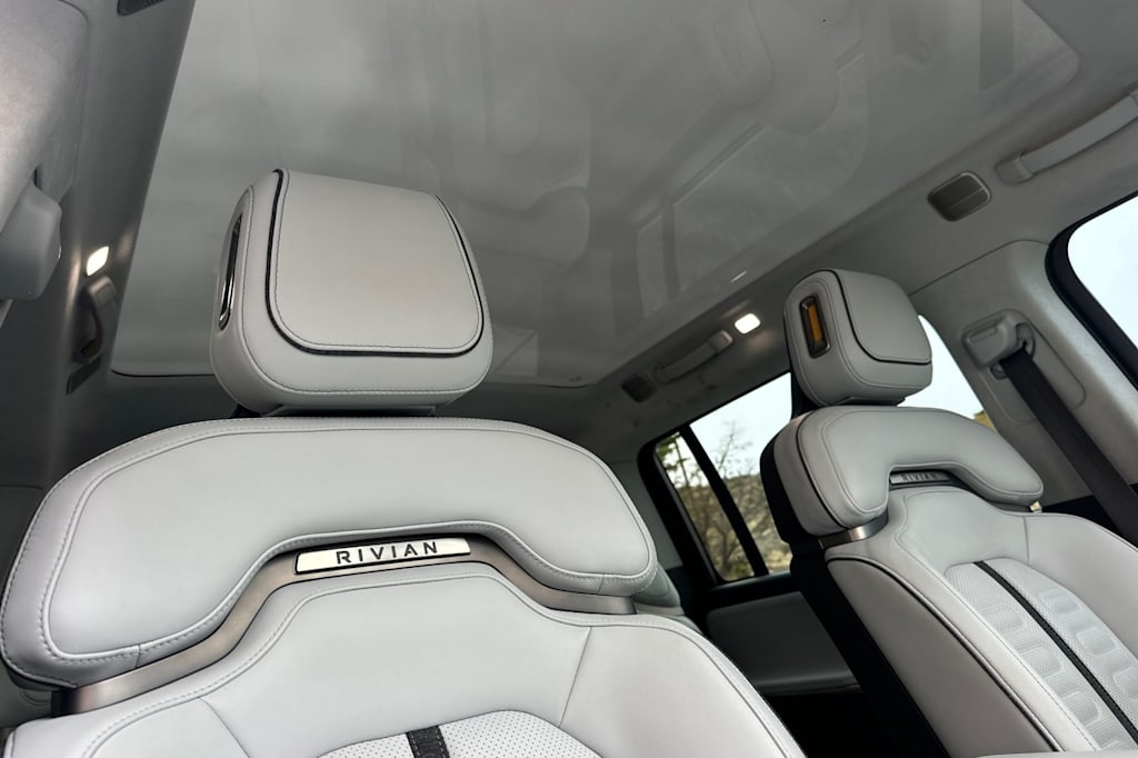 Thumbnail: 2023 Rivian R1S - 20