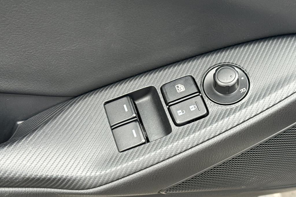 Thumbnail: 2023 Mazda MX-5 Miata - 19