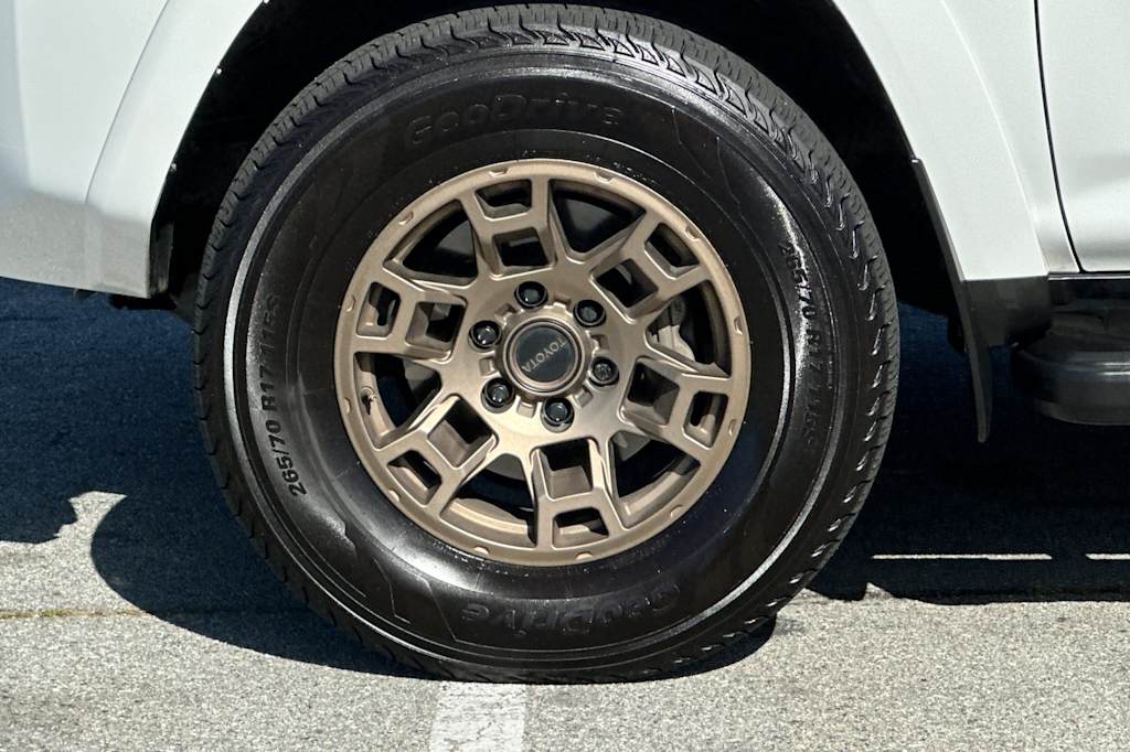 Thumbnail: 2023 Toyota 4Runner - 8