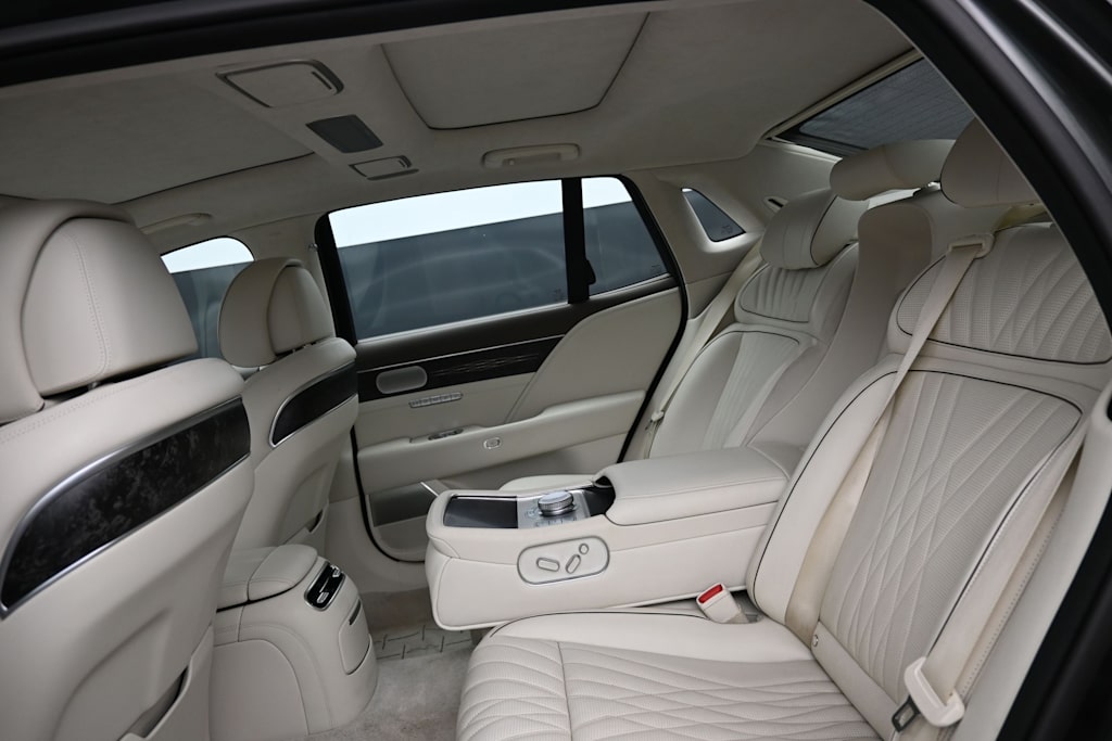Thumbnail: 2023 Genesis G90 - 10