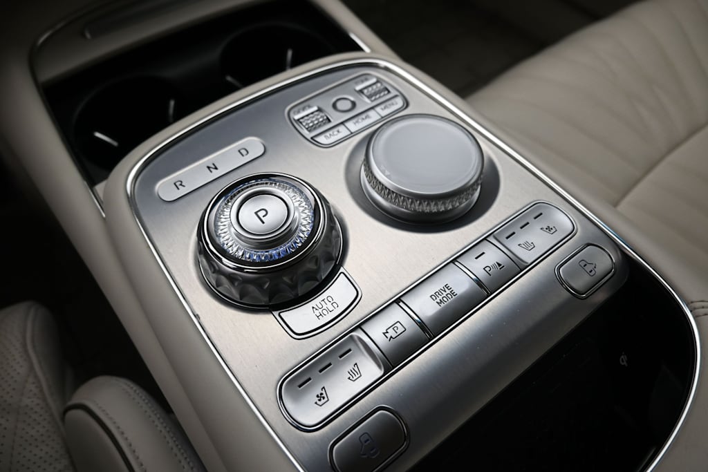 Thumbnail: 2023 Genesis G90 - 12