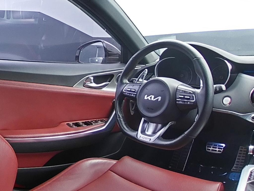 Thumbnail: 2022 Kia Stinger - 9