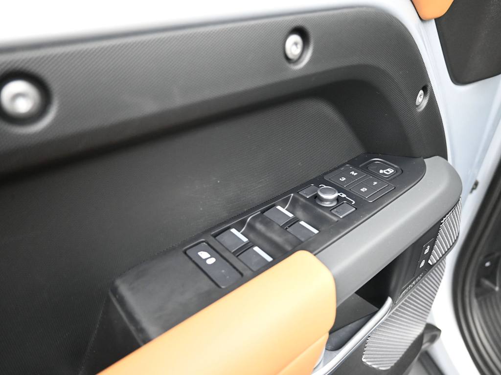 Thumbnail: 2022 Land Rover Defender - 13