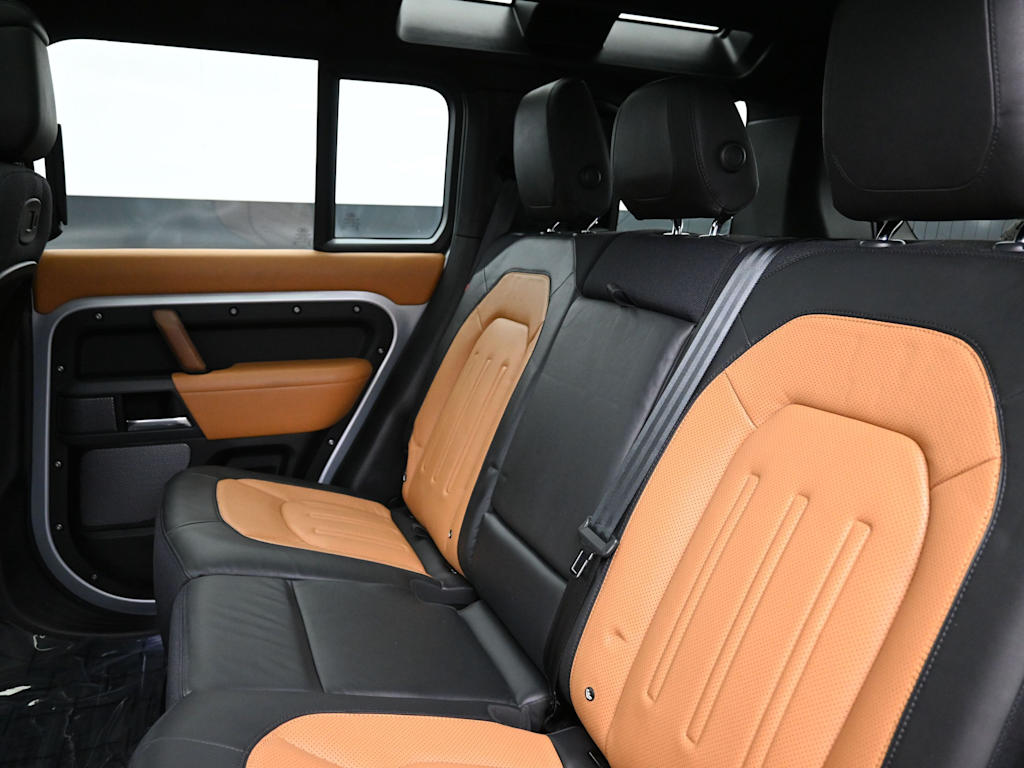 Thumbnail: 2022 Land Rover Defender - 7