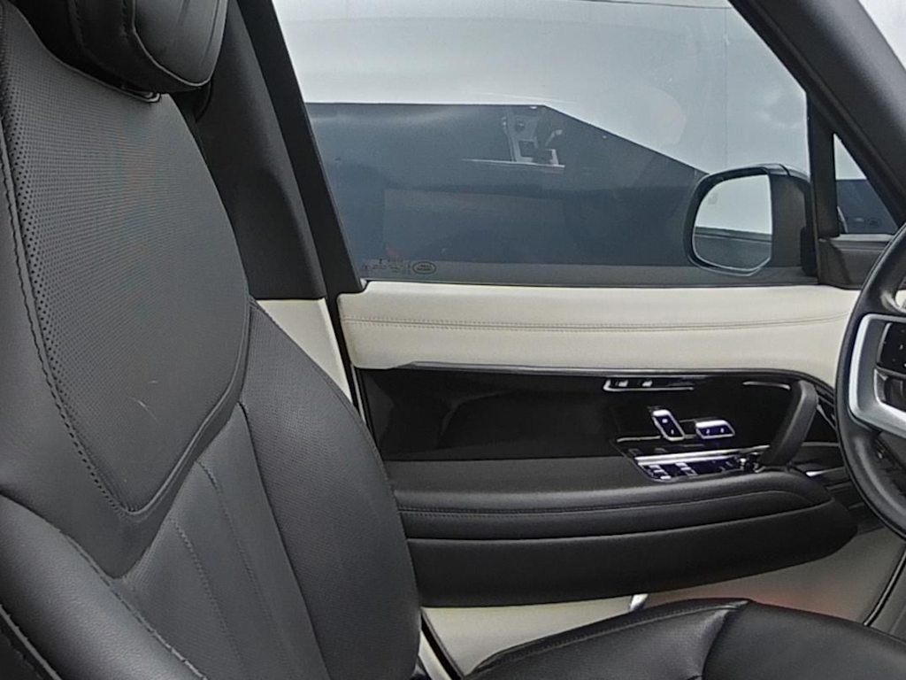 Thumbnail: 2023 Land Rover Range Rover - 10