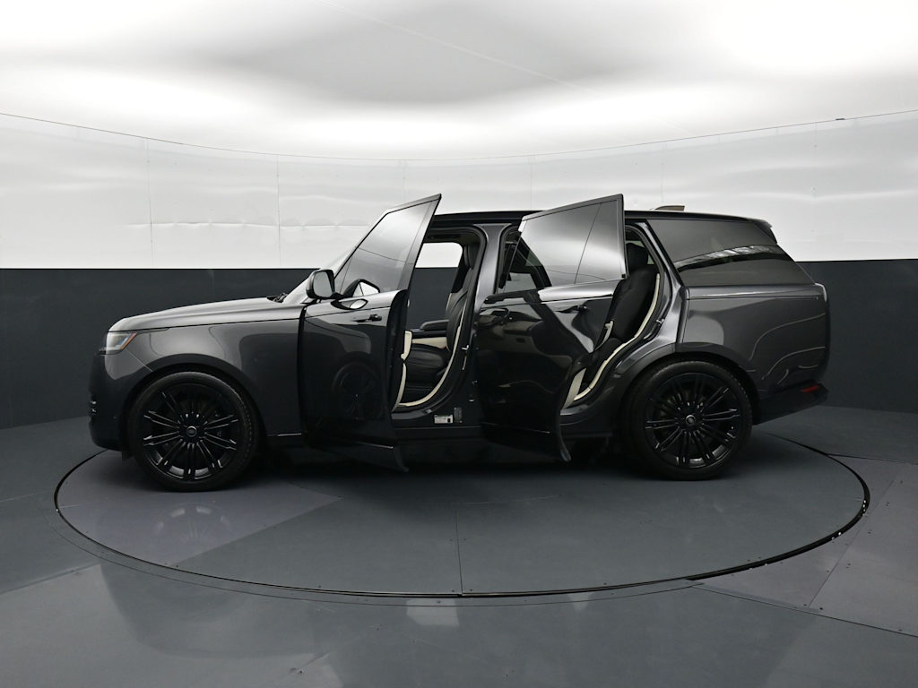 Thumbnail: 2023 Land Rover Range Rover - 6
