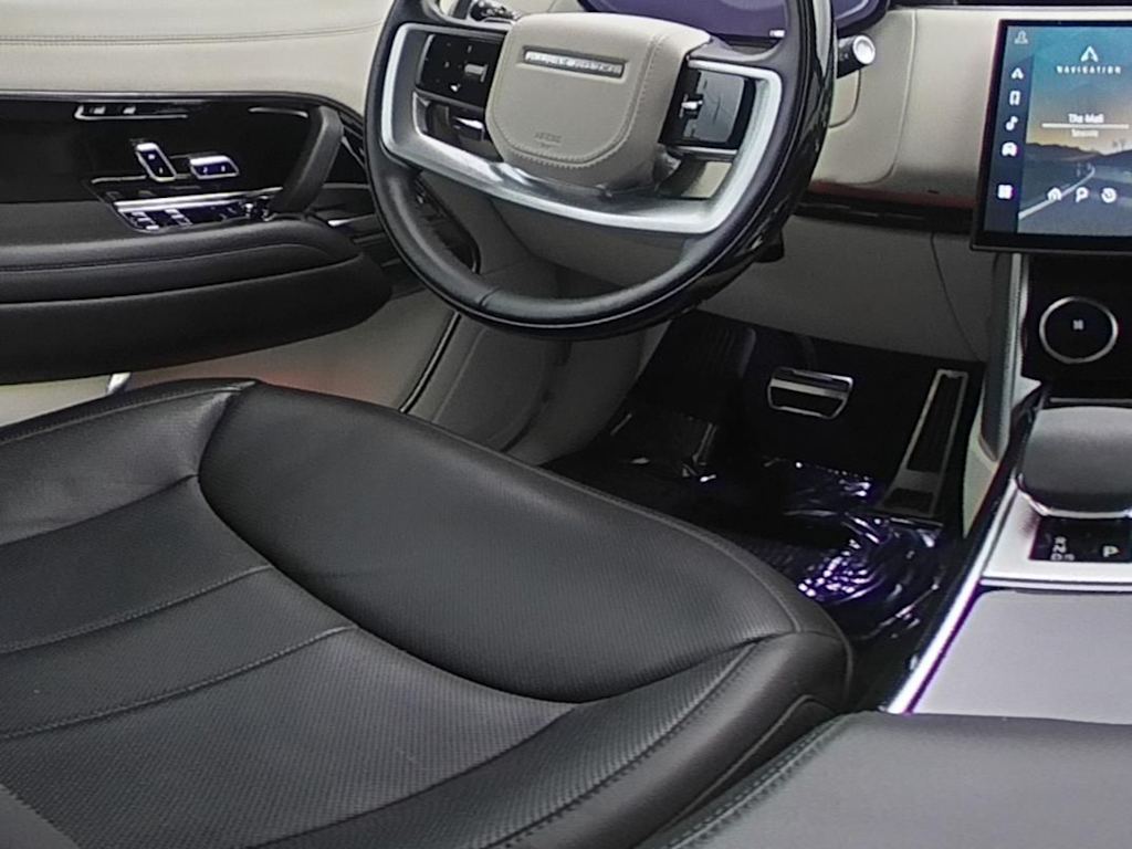 Thumbnail: 2023 Land Rover Range Rover - 27