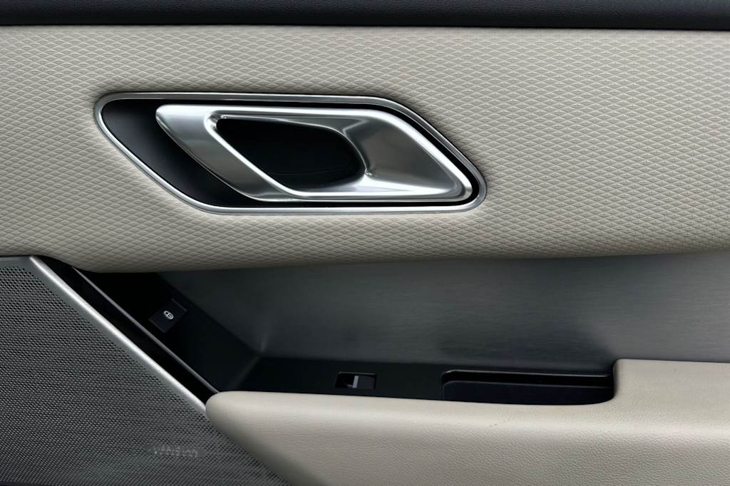 2018 Land Rover Range Rover Velar R-Dynamic SE 25