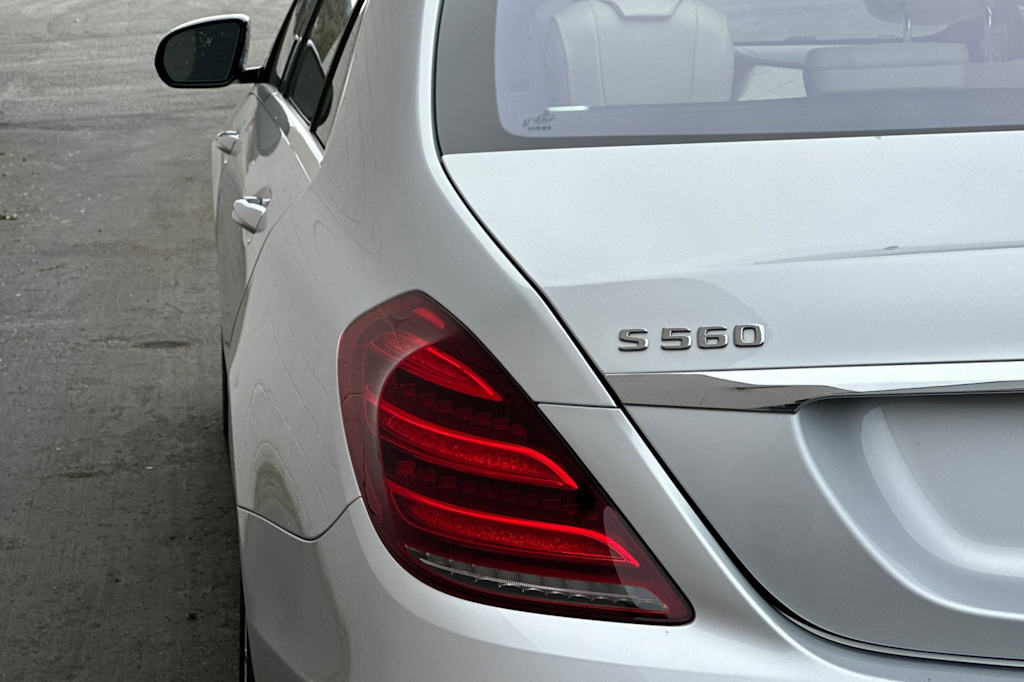 2020 Mercedes-Benz S-Class S 560 32