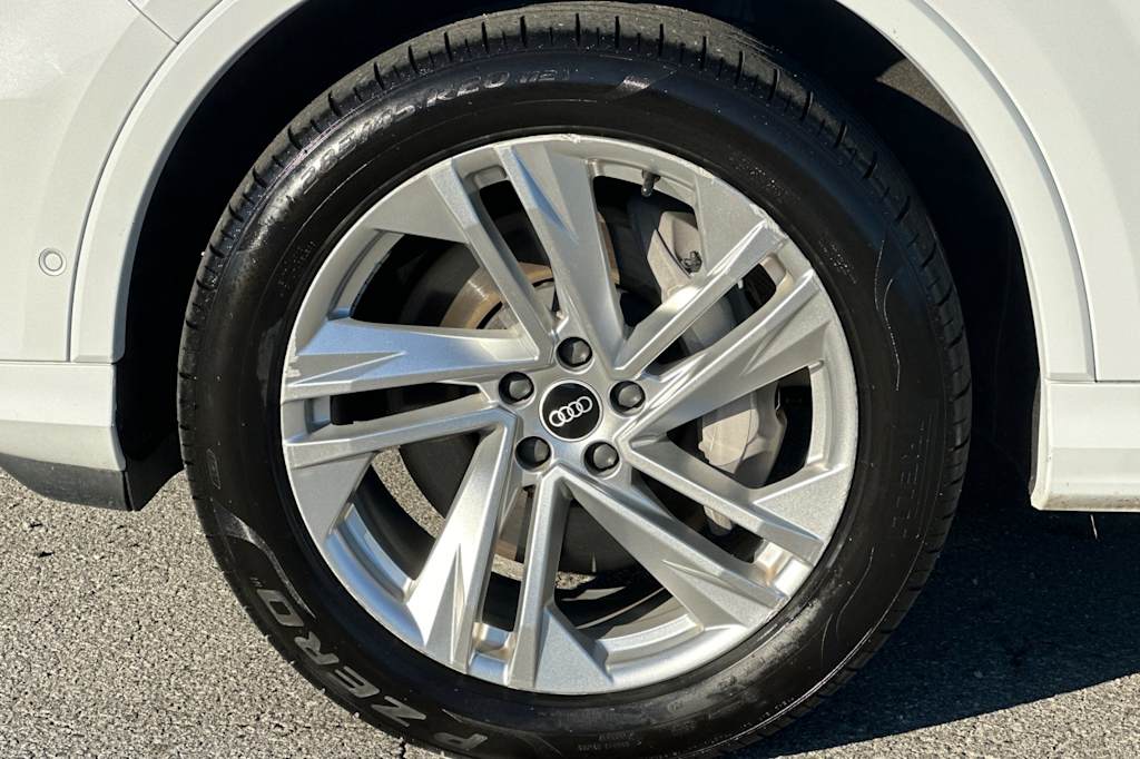 Thumbnail: 2022 Audi Q7 - 8
