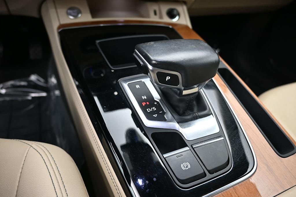 Thumbnail: 2022 Audi Q5 - 11
