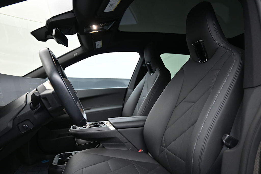 Thumbnail: 2024 BMW iX - 8