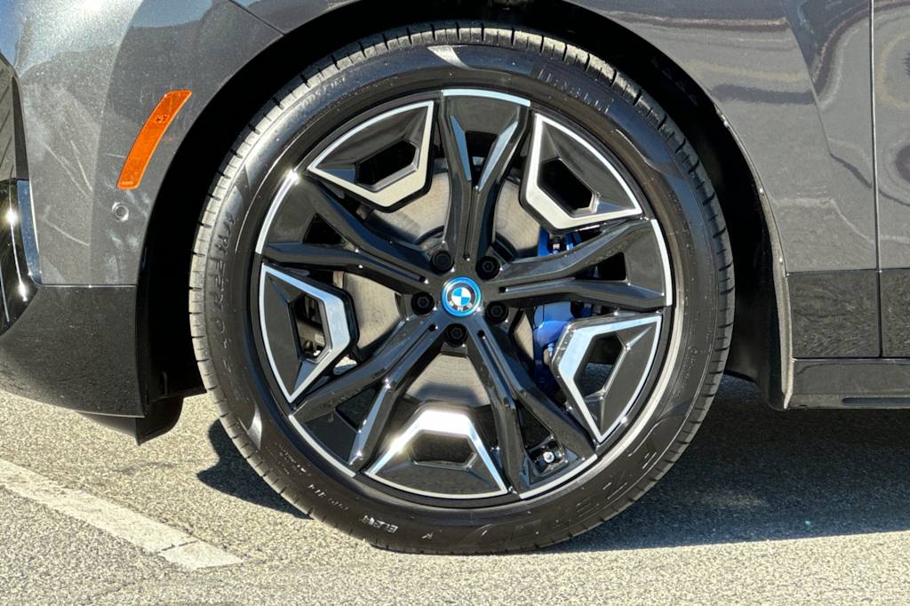 Thumbnail: 2025 BMW iX - 8