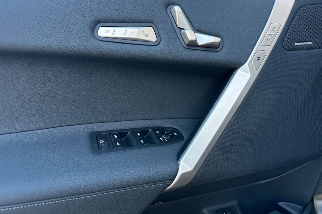 Thumbnail: 2025 BMW iX - 21