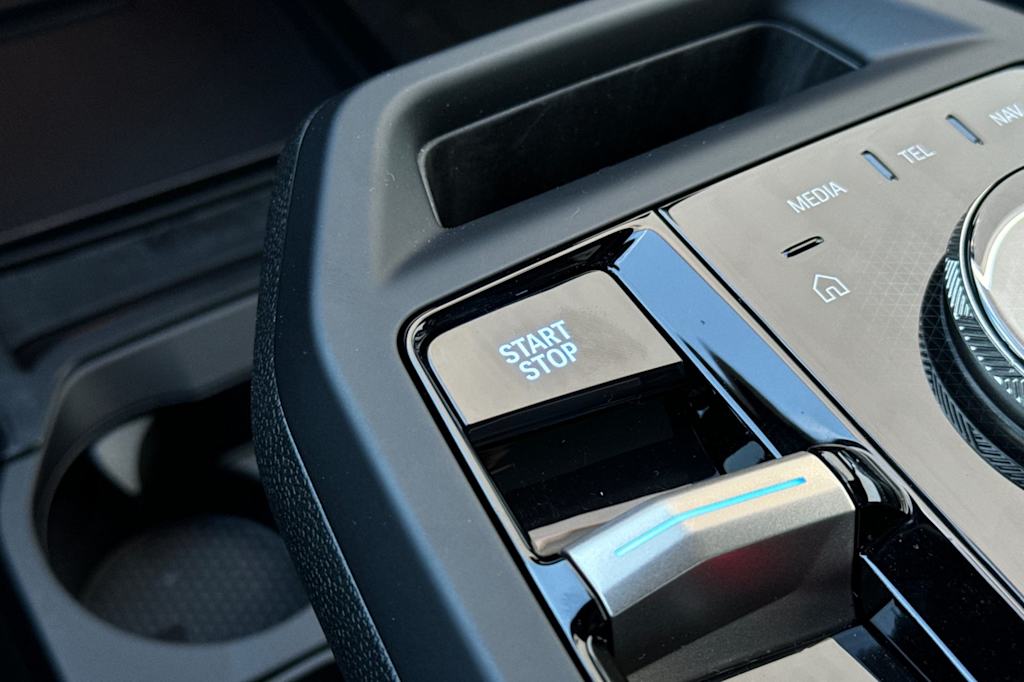 Thumbnail: 2025 BMW iX - 27