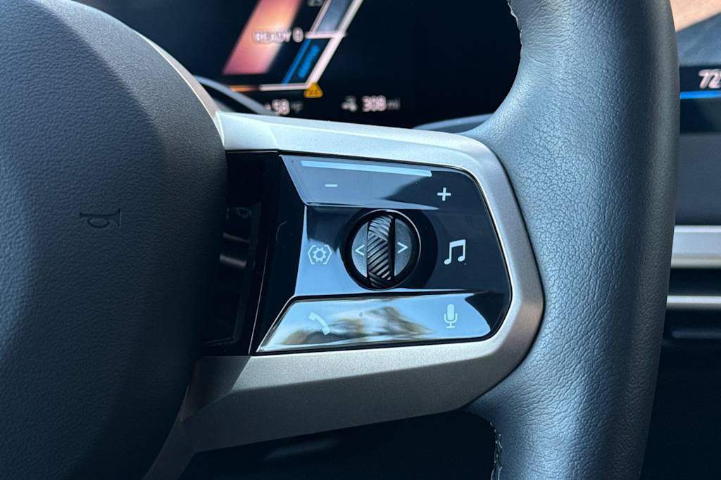 Thumbnail: 2025 BMW iX - 30