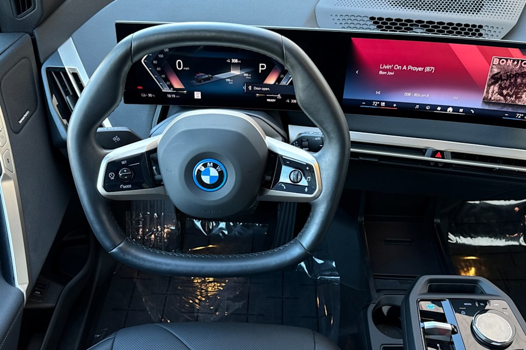 Thumbnail: 2025 BMW iX - 11