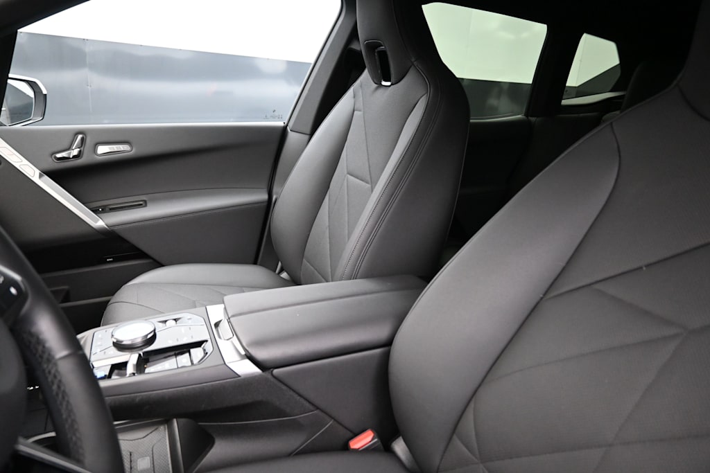Thumbnail: 2025 BMW iX - 8