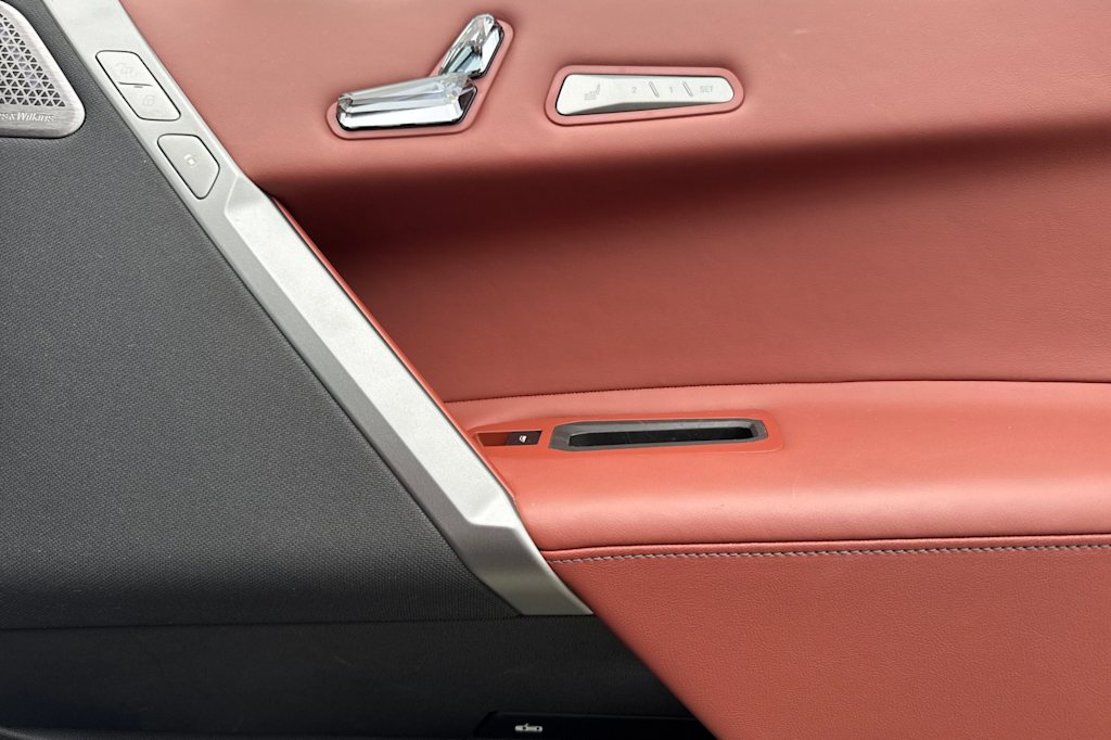 Thumbnail: 2025 BMW iX - 25