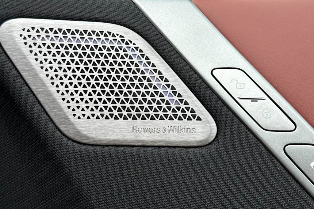 Thumbnail: 2025 BMW iX - 18