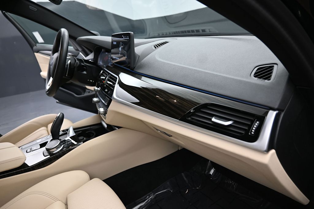 Thumbnail: 2023 BMW 5 Series - 8