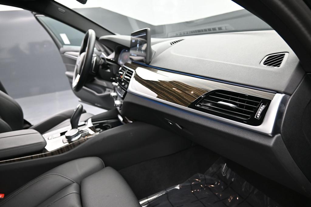 Thumbnail: 2023 BMW 5 Series - 8
