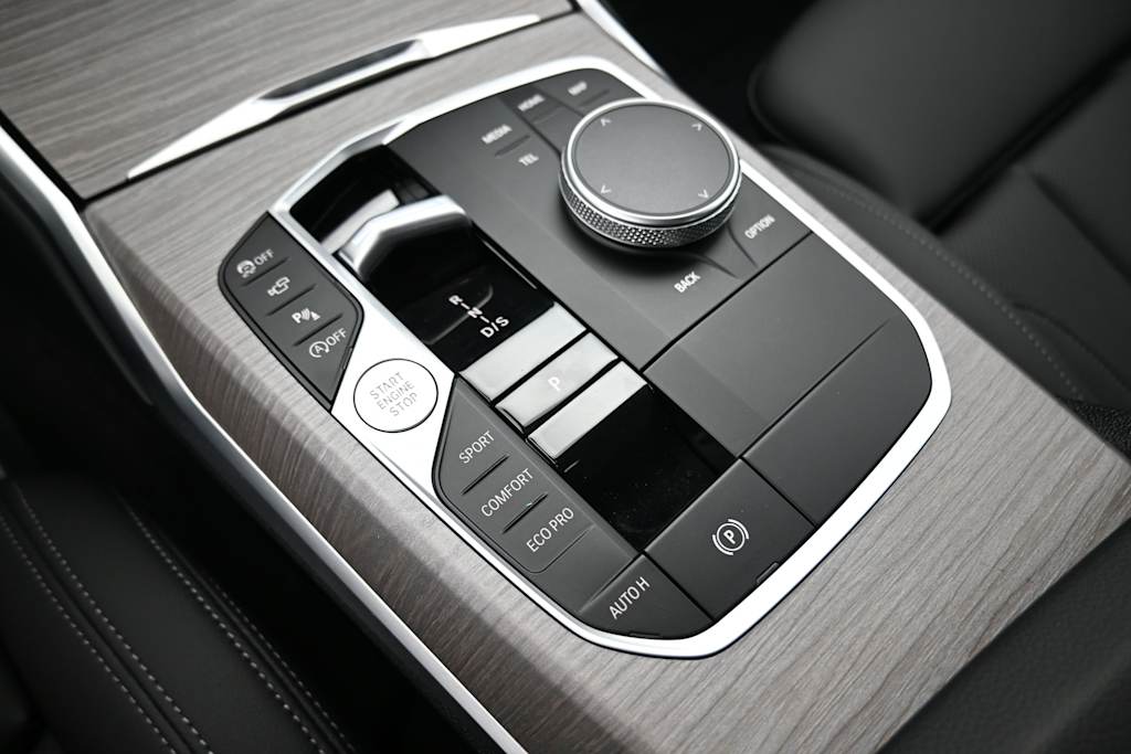 Thumbnail: 2026 BMW 3 Series - 10