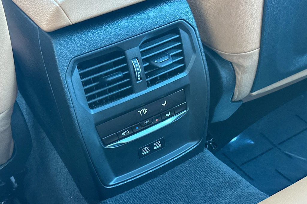 Thumbnail: 2025 BMW 4 Series - 23