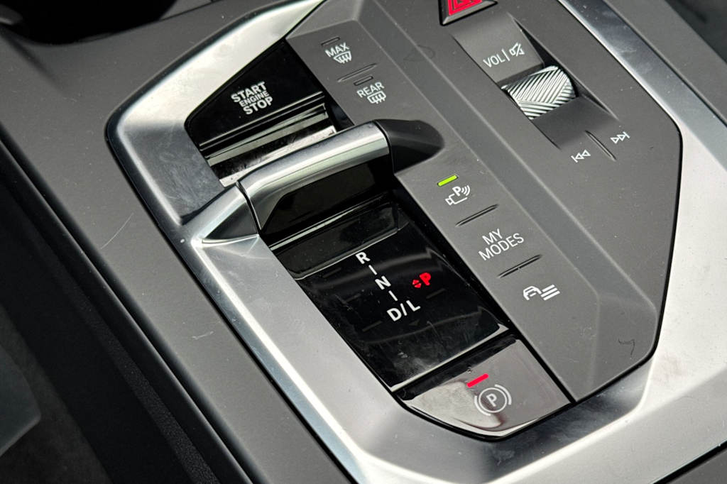 Thumbnail: 2025 BMW 2 Series - 14