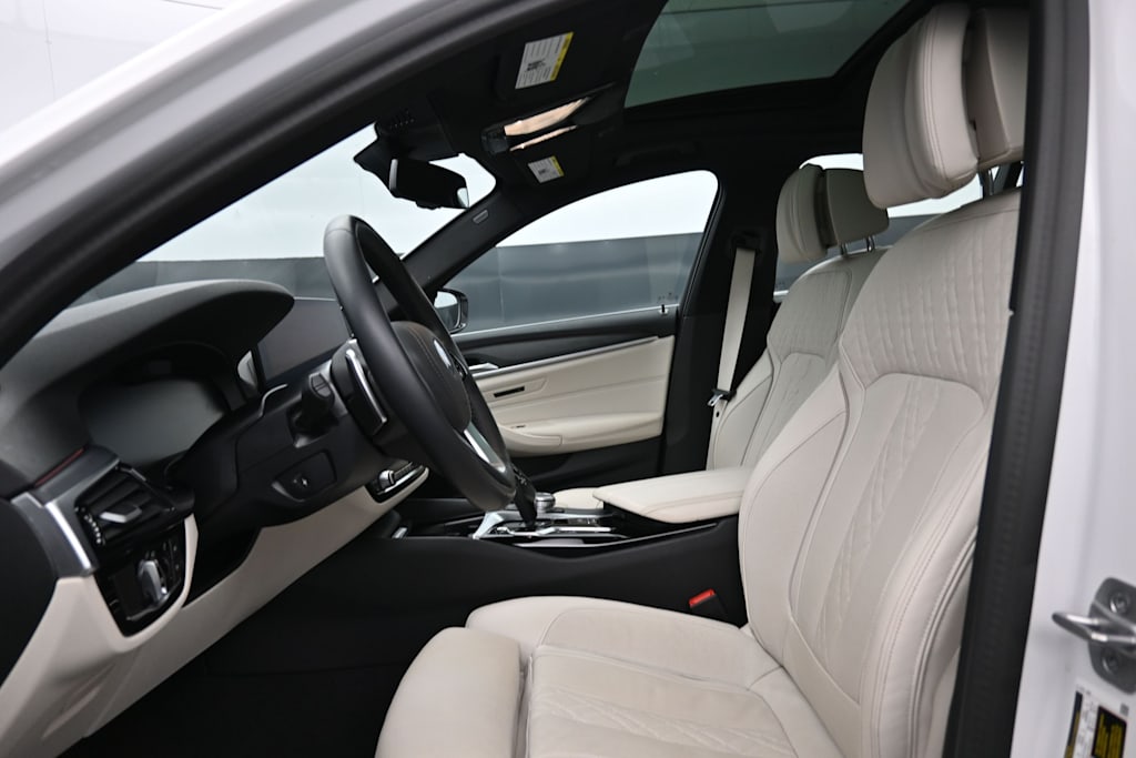 Thumbnail: 2023 BMW 5 Series - 9