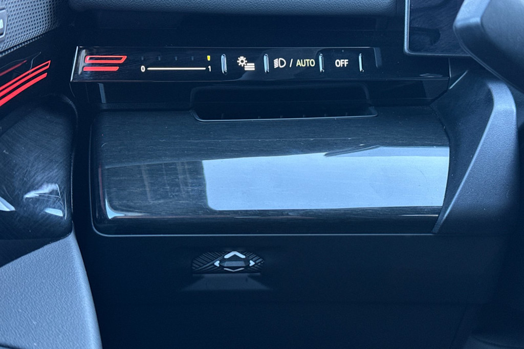 Thumbnail: 2025 BMW 5 Series - 31