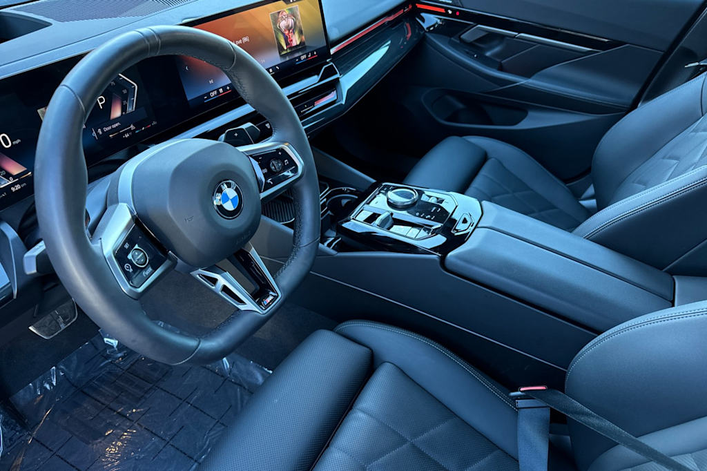 Thumbnail: 2025 BMW 5 Series - 8