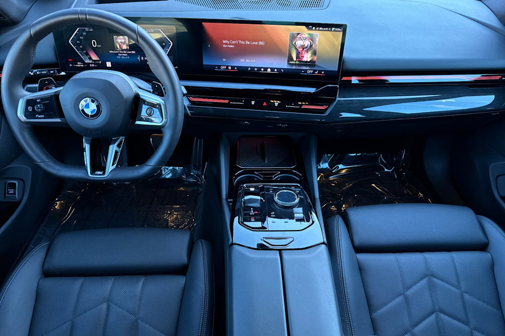 Thumbnail: 2025 BMW 5 Series - 2