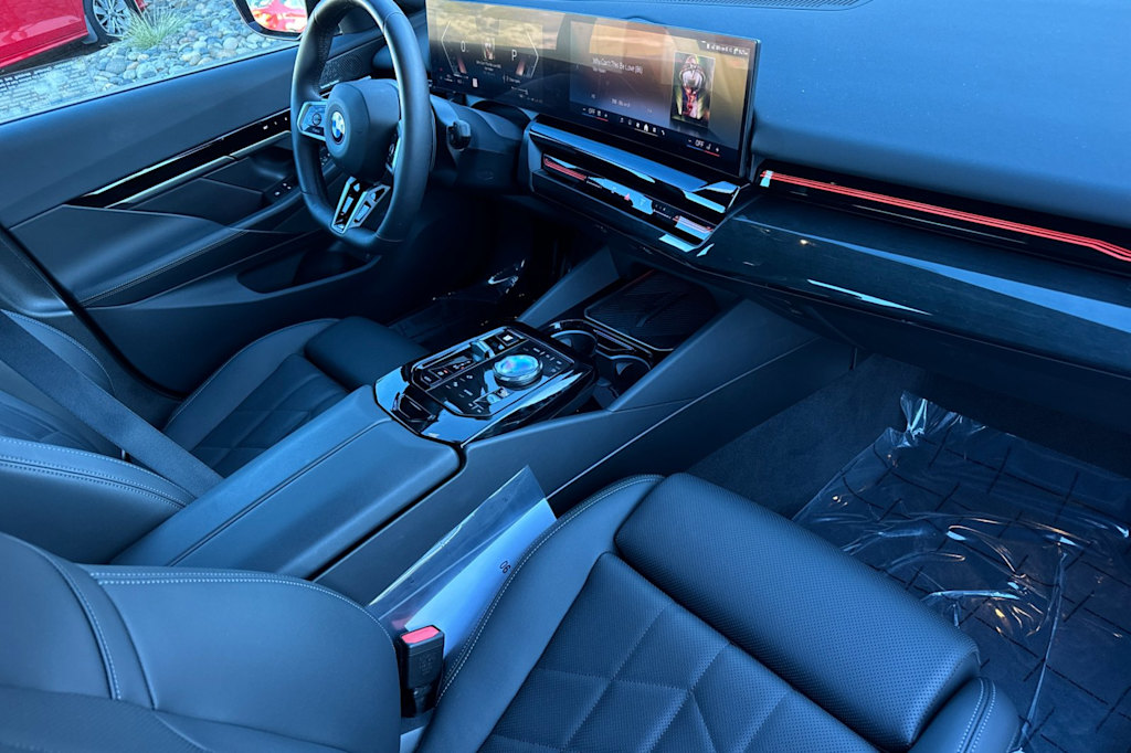 Thumbnail: 2025 BMW 5 Series - 11