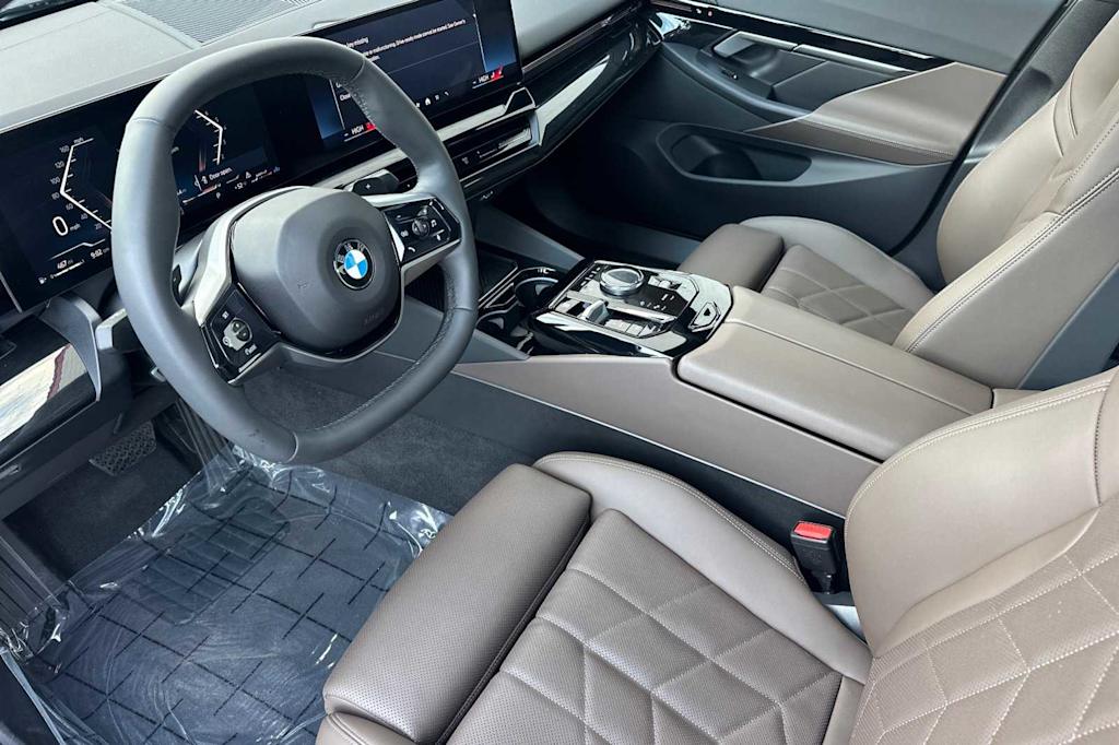 2024 BMW 5 Series 530i 9