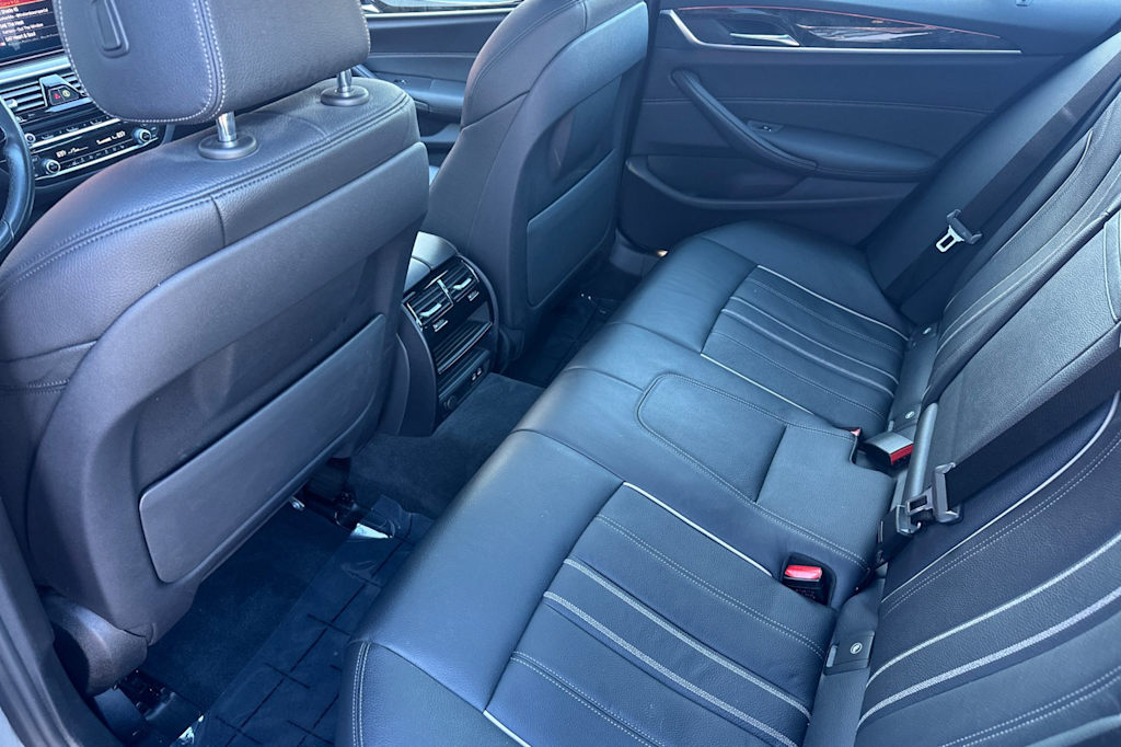 Thumbnail: 2023 BMW 5 Series - 11