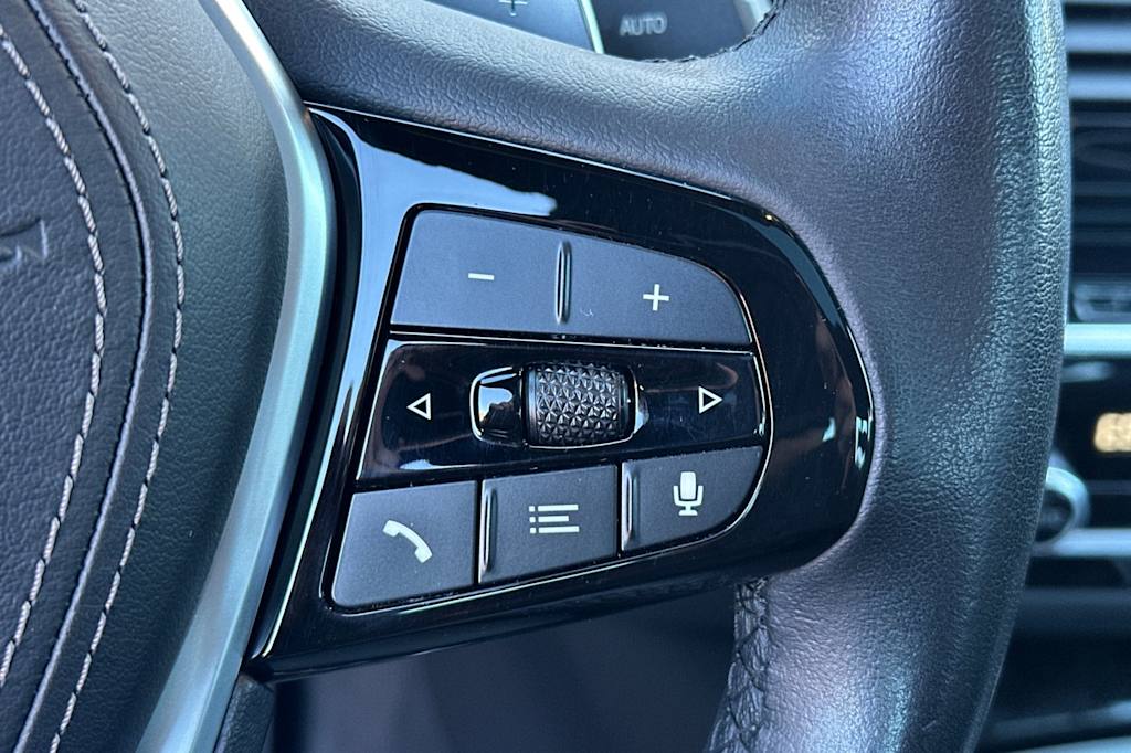 Thumbnail: 2023 BMW 5 Series - 31