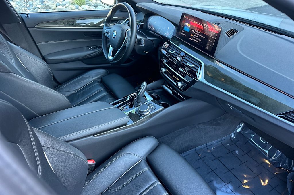 Thumbnail: 2023 BMW 5 Series - 12