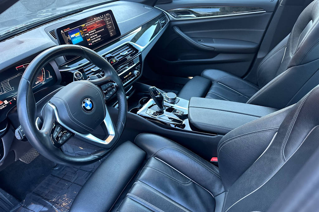 Thumbnail: 2023 BMW 5 Series - 10