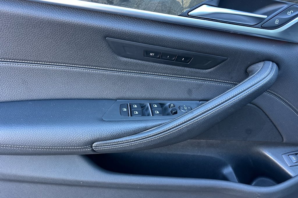 Thumbnail: 2023 BMW 5 Series - 20