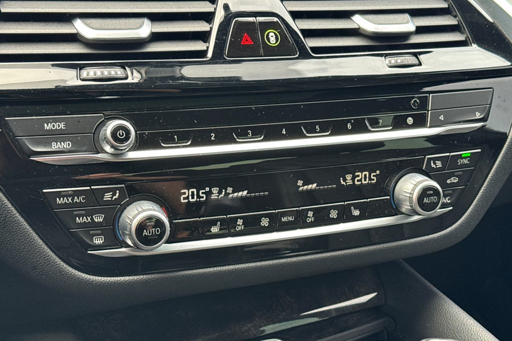 Thumbnail: 2021 BMW 5 Series - 27