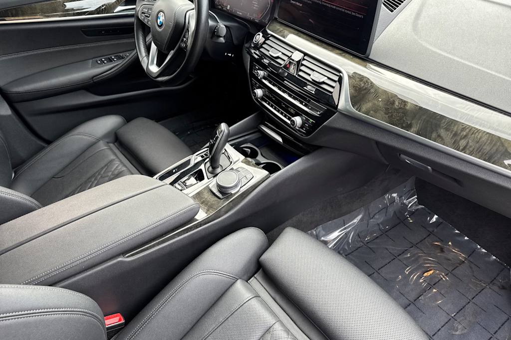 Thumbnail: 2021 BMW 5 Series - 12