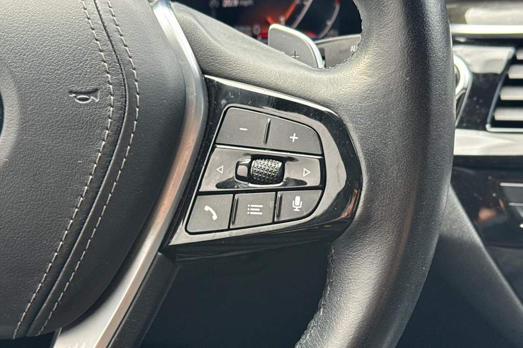 Thumbnail: 2021 BMW 5 Series - 30